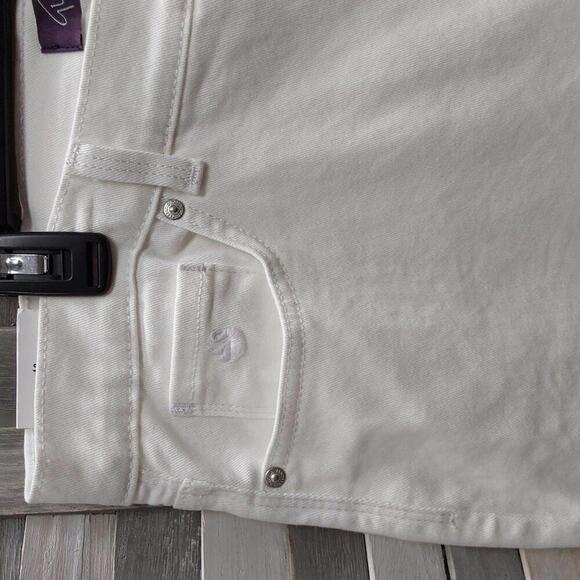 Amanda High-Waisted Bootcut Jeans | Gloria Vanderbilt | 16 - Picture 4 of 15